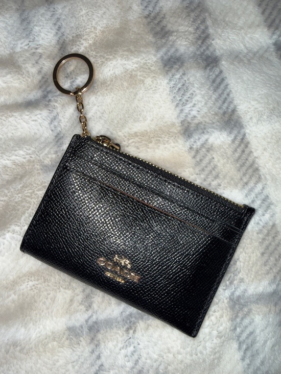 Coach Handbags - Coach Black Pebbled Leather Card Wallet with Gold Key Ring